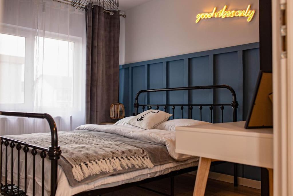 Blue Moon. Cozy Apartment Near Iulius Mall Cluj-Napoca Buitenkant foto