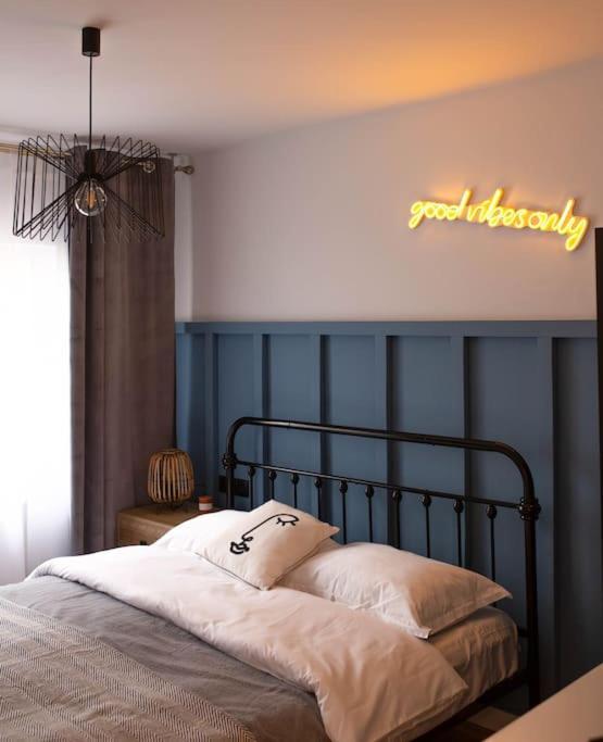 Blue Moon. Cozy Apartment Near Iulius Mall Cluj-Napoca Buitenkant foto