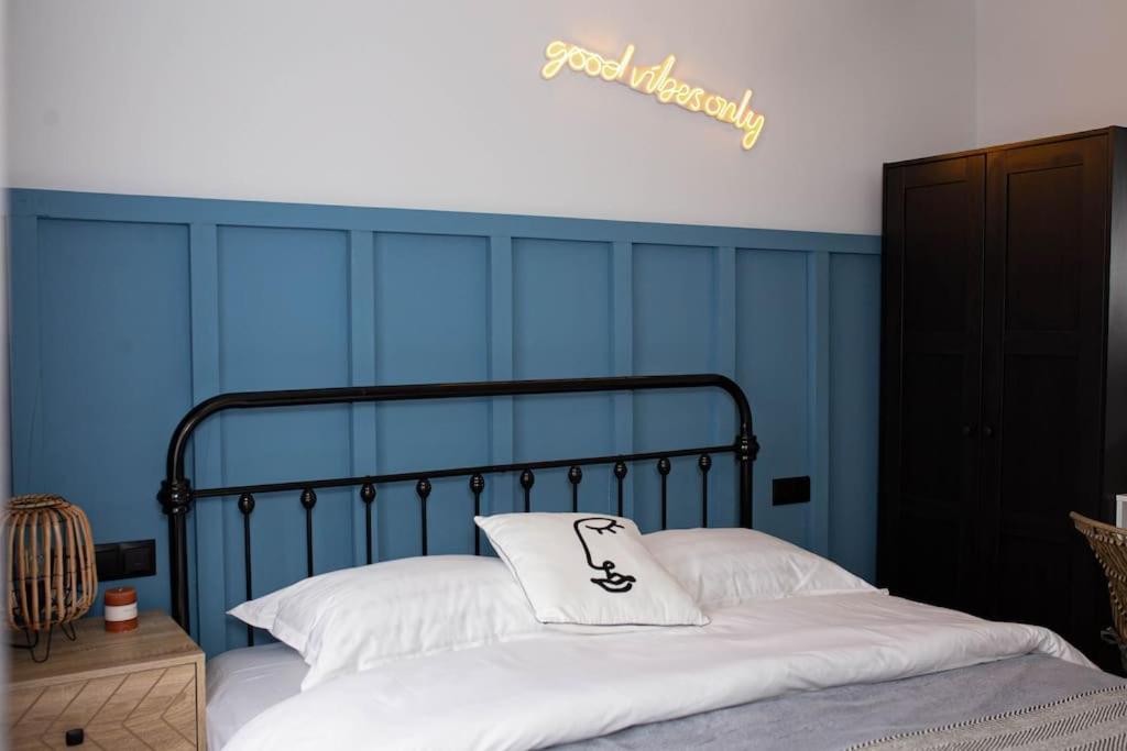 Blue Moon. Cozy Apartment Near Iulius Mall Cluj-Napoca Buitenkant foto